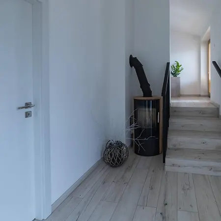 Penzion Tera U Zamku Cervena Lhota Pluhuv Zdar Exterior photo
